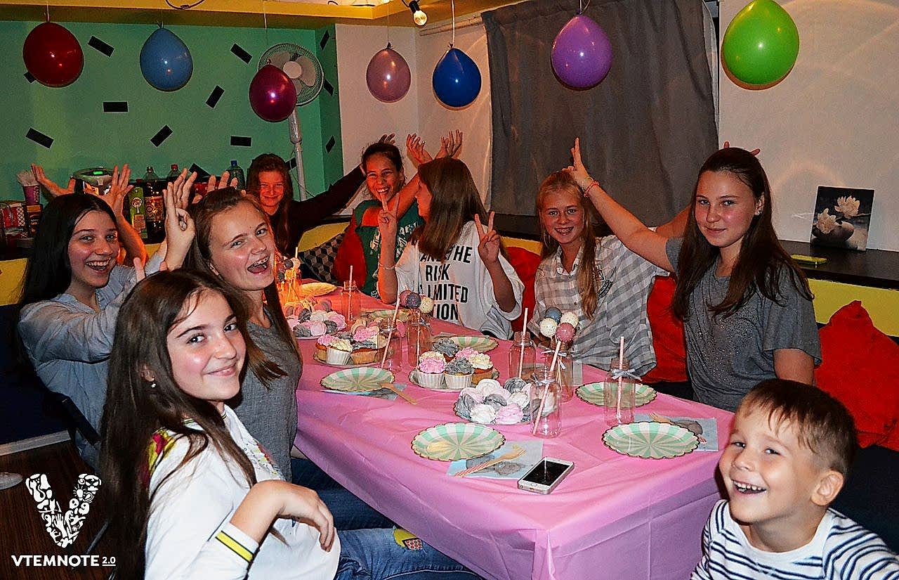 Комната отдыха прятки в темноте 2.0