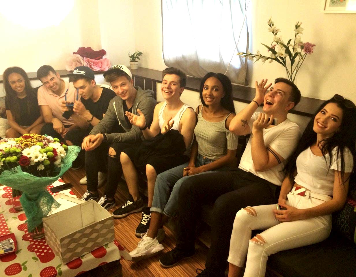 Комната отдыха прятки в темноте 2.0